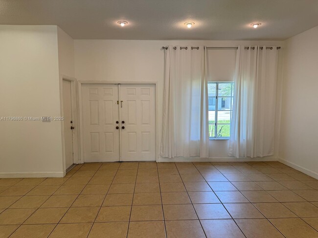 Building Photo - 16064 SW 143rd Ln
