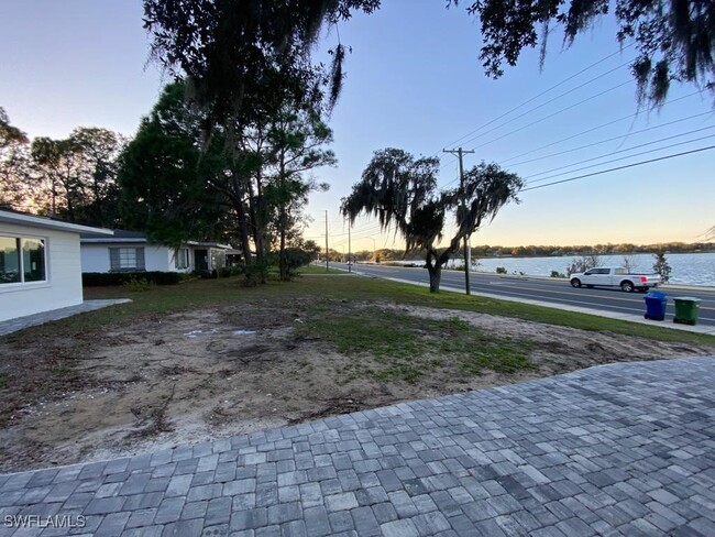Building Photo - 1204 Lake Elbert Dr SE