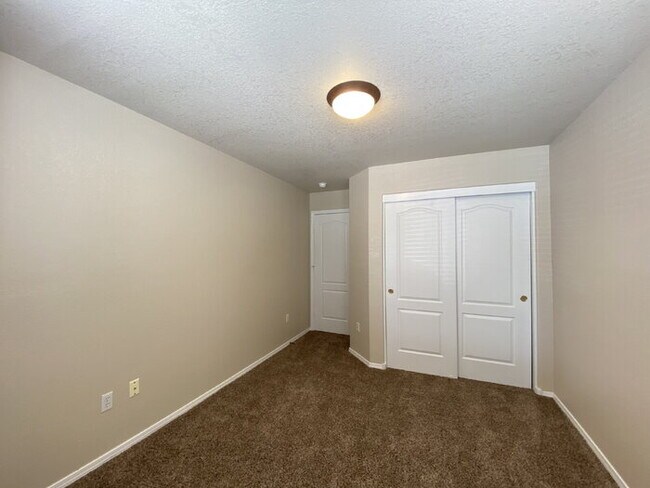 Building Photo - 4BR in Cabezon Subdivision