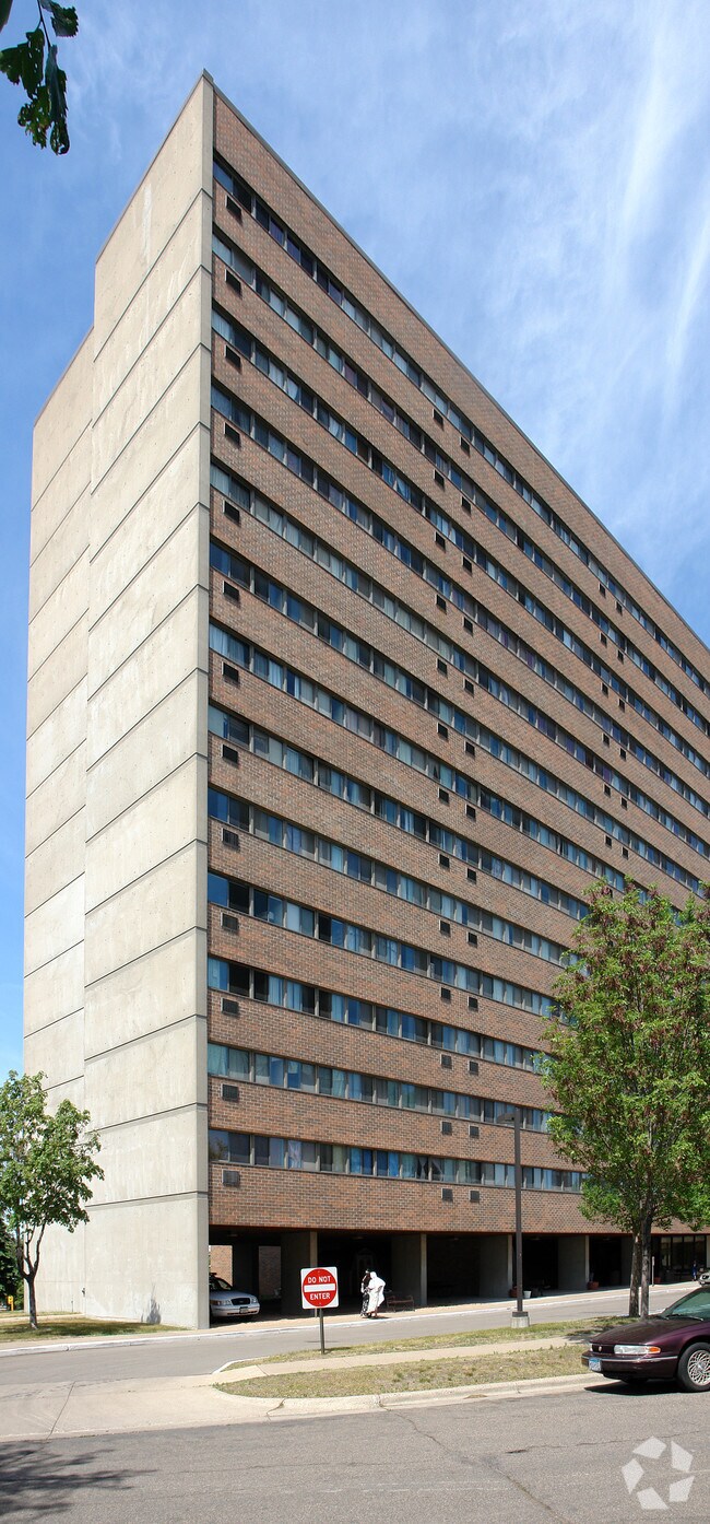 Seal HiRise 825 Seal St Saint Paul MN 55114 Apartment Finder