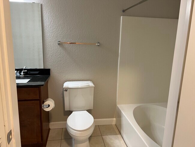 Building Photo - 1155 Ford Rd