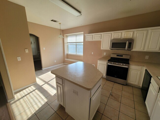 Building Photo - 1229 Tralee Ln