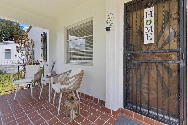 Building Photo - 4798 SW 1st St