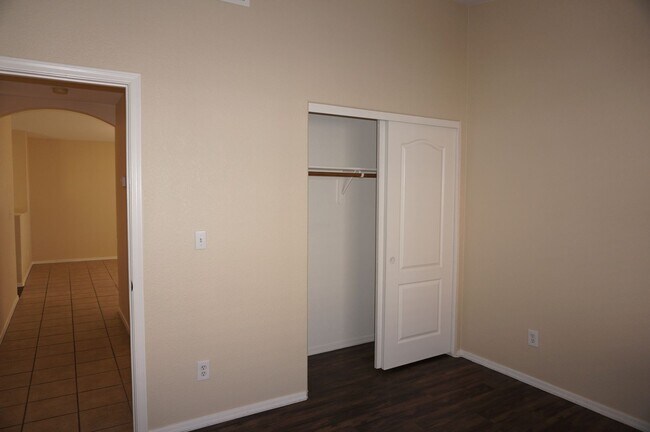 Building Photo - Popular Location, 3Bdm 2Ba Home
