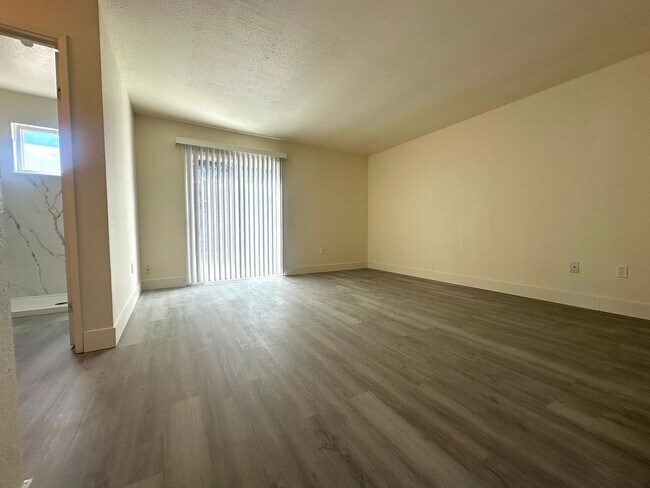 Building Photo - Beautifully Remodeled Home in the Heart of Manteca!