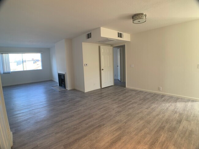 Building Photo - 4434 Fulton Ave