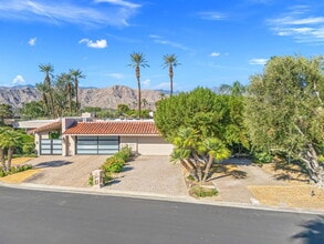 Building Photo - 10 Whittier Ct