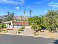 Building Photo - 10 Whittier Ct