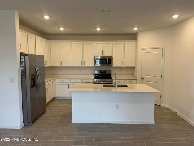 Building Photo - 15512 Whispering Fir Dr