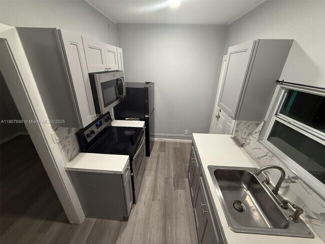 Building Photo - 35 NW 57th St