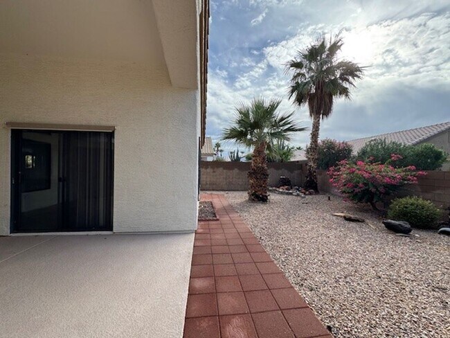Building Photo - 3BR with SOLAR-NO Electric Bills! RV Gate & Parking, Bullhead Parkway