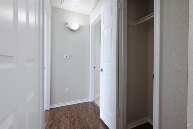 Building Photo - 11908 Anderson Mill Rd