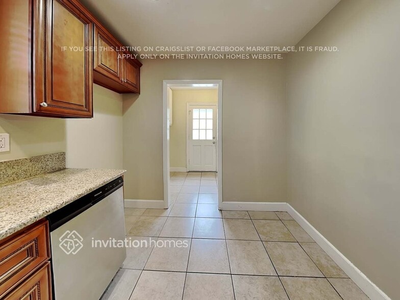 Building Photo - 2906 N Frederic St