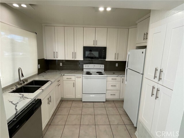 Building Photo - 18504 Mayall St