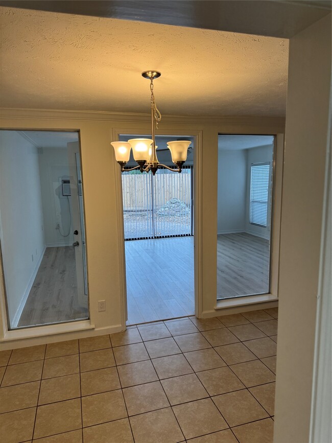 Building Photo - 139 Phanturn Ln