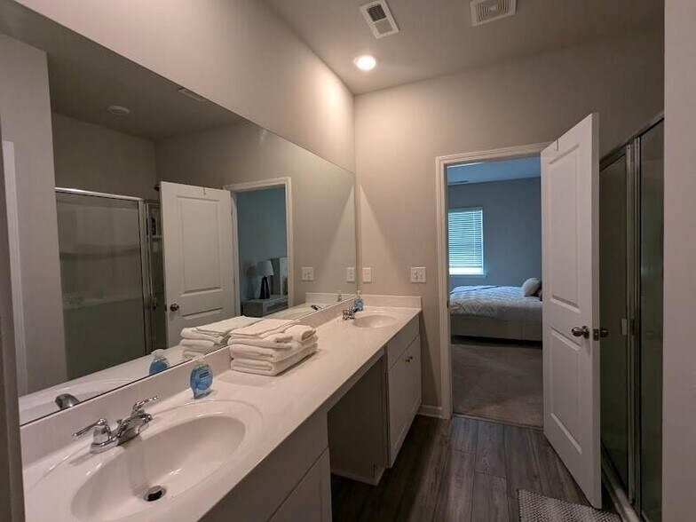 Building Photo - 94 Wynn Wy