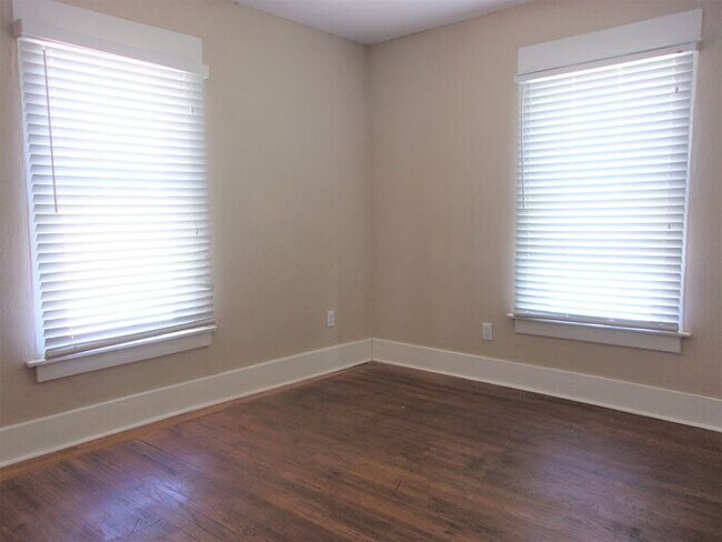 Building Photo - 2 BED 1 BATH HOME WESTLAWN PARK ADDITION OF NW OKC