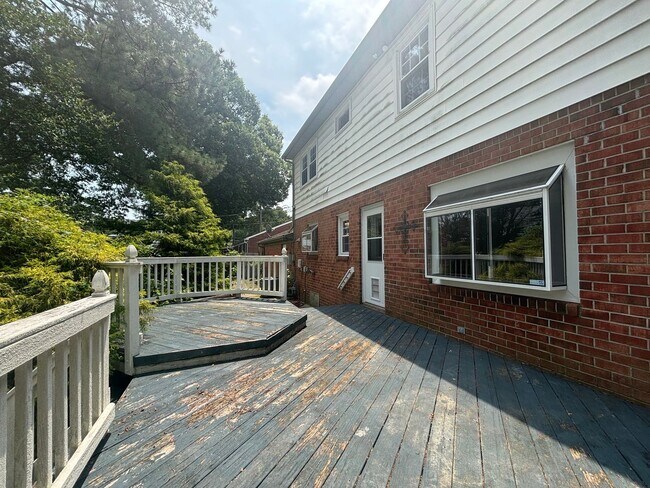 Building Photo - 4bd/2.5ba Home in Hampton