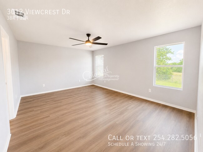 Building Photo - 3012 Viewcrest Dr