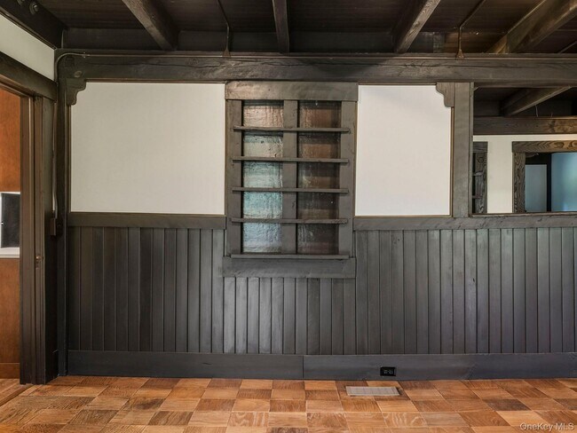 Building Photo - 5 Riverby Ln