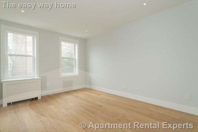 Building Photo - 286 Chestnut Hill Ave