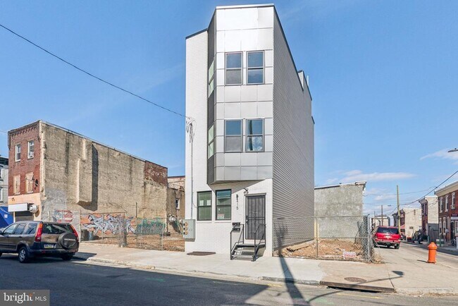 Building Photo - 415 W York St