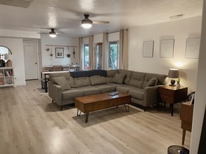 Building Photo - 2006 Westcliff Dr