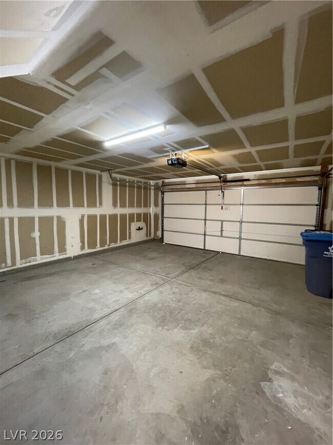 Building Photo - 3590 Laguna Veneta Ave