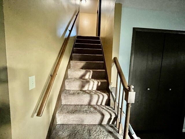 Building Photo - 275 Brad Dr