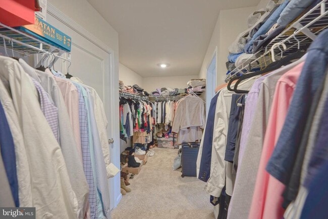 Building Photo - 65 Westmont Dr