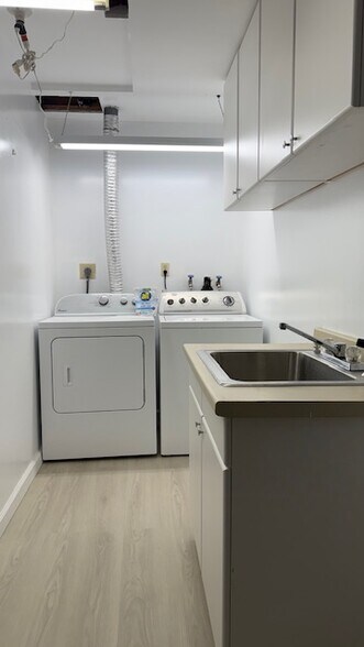 The Laundry room - 5113 Ravensworth Rd
