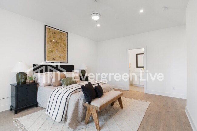 Building Photo - 129 Leggo Ave