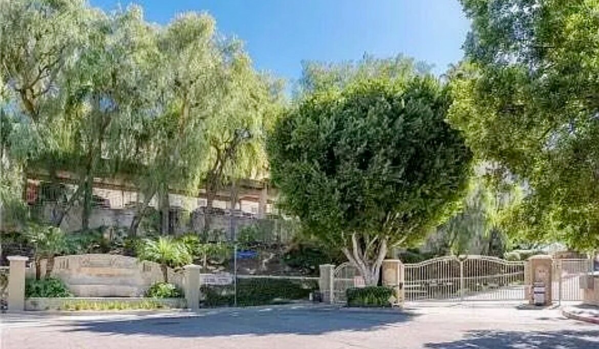 Building Photo - 5200 Premiere Hills Cir