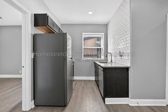 Building Photo - 3706 Meramec St