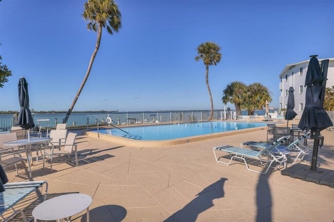 Building Photo - 761 John Ringling Blvd