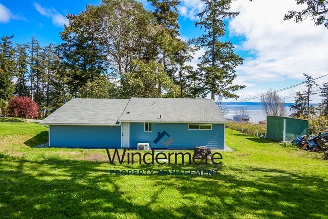 Building Photo - Charming 1 bed 1 bath With A View