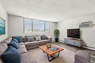 Building Photo - Como Court