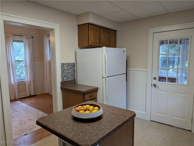 Building Photo - 486 Needham Ave