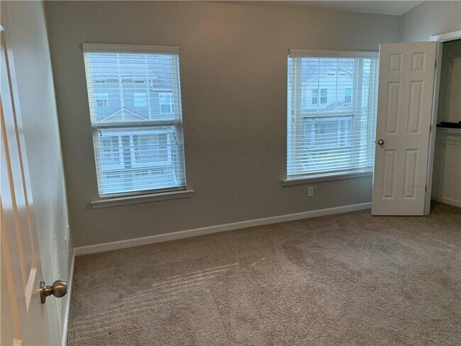 Building Photo - 1569 Liberty Pkwy NW