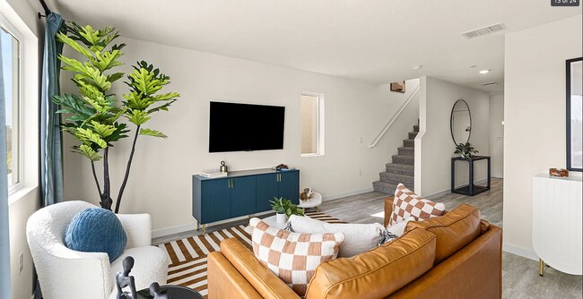 Building Photo - Beautiful Roseville Home! Please read entire ad for viewings!