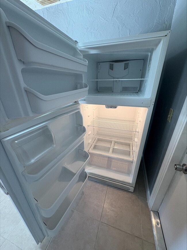 Building Photo - 1121 11th St