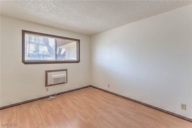 Building Photo - 5404 S Swenson St