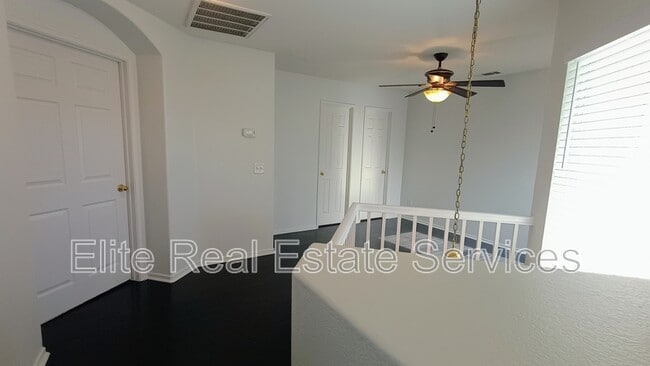 Building Photo - 1866 Via Capri St