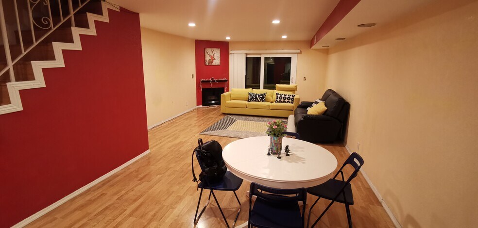 Building Photo - 468 E Verdugo Ave