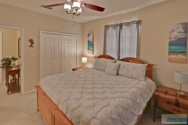 Building Photo - 102 E Capricorn Dr