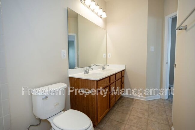 Building Photo - 7408 Brunson Cir