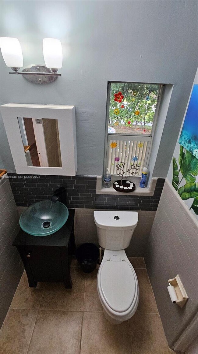 Building Photo - 4201 SW 60th Pl