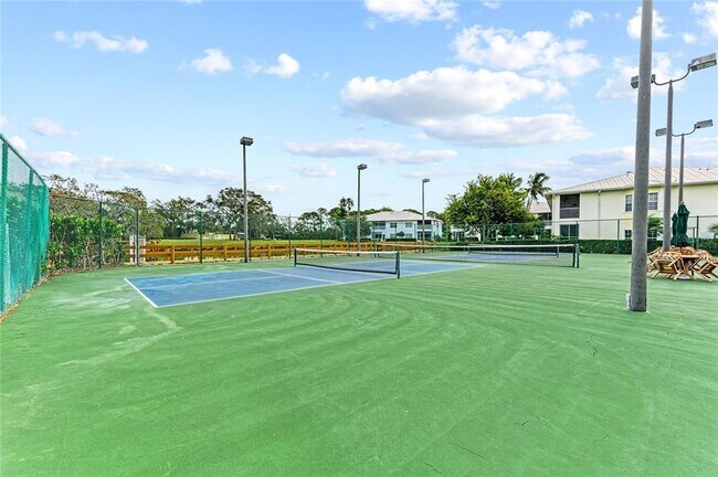 Building Photo - 232 Hidden Bay Dr