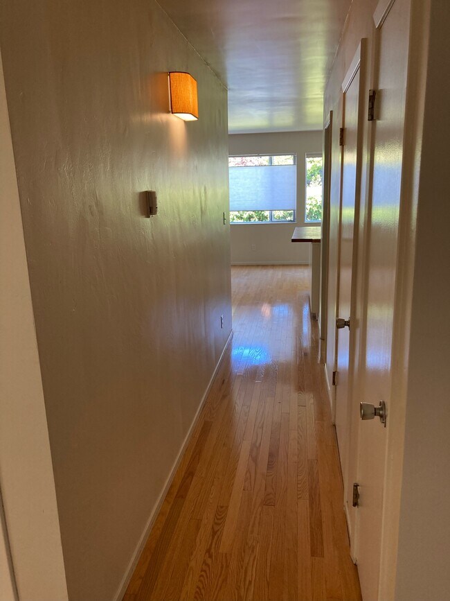 Building Photo - 1423 Walnut St