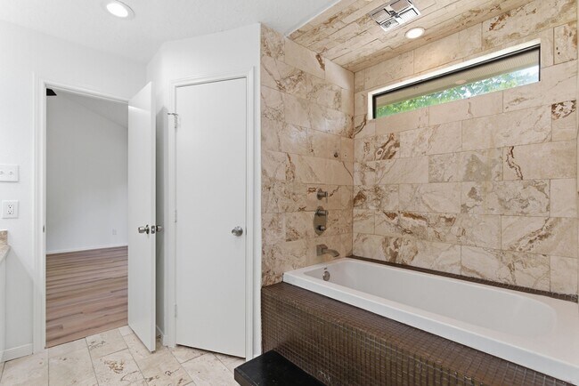 Building Photo - 11631 Inga Ln